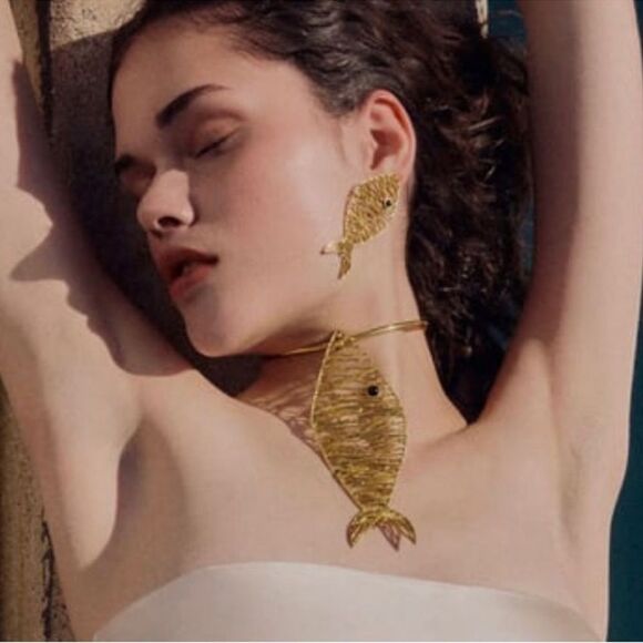 Zara Jewelry - Zara Fish Wired Gold Bangle Choker Necklace